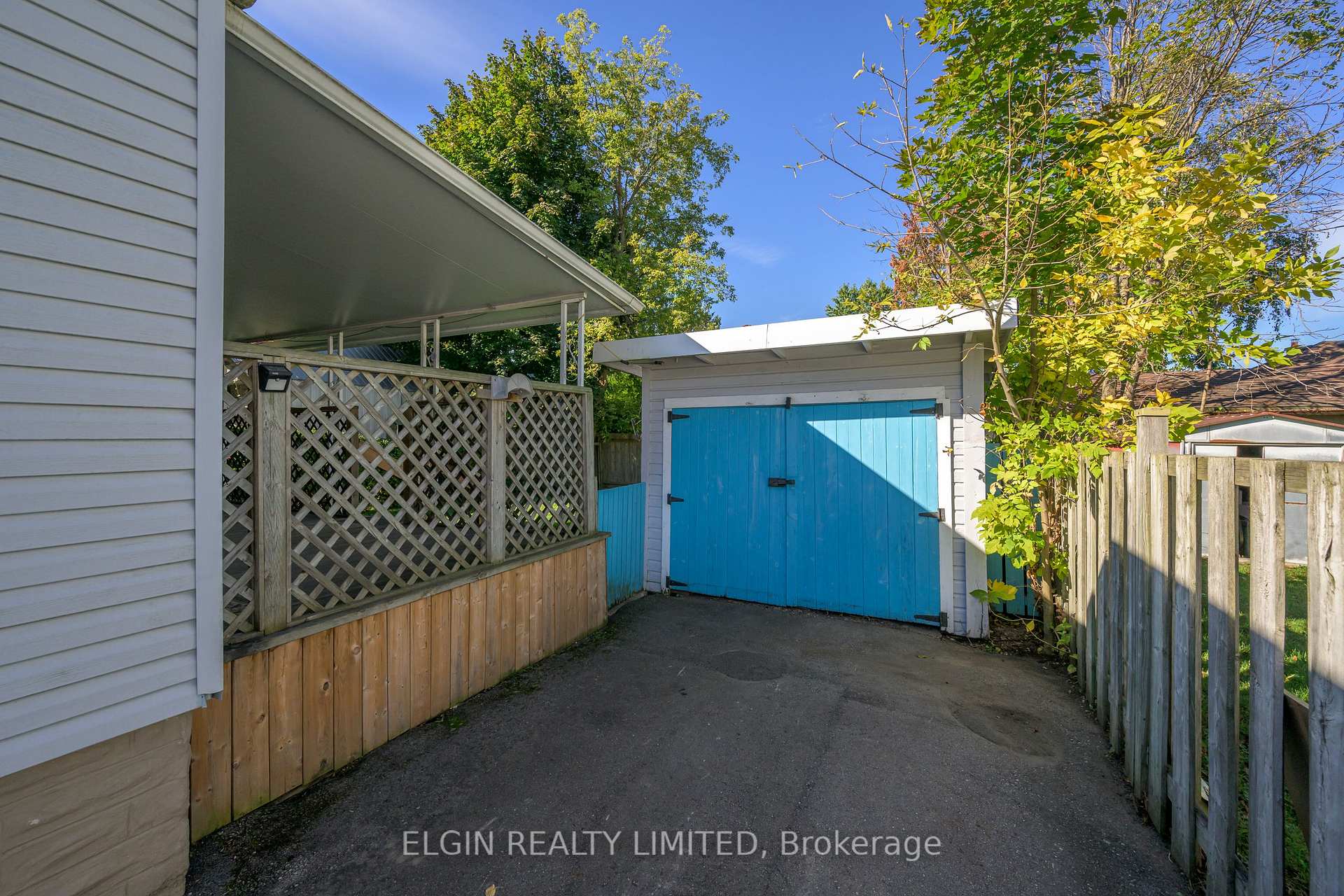 Photo 18 of 35 First Avenue, St. Thomas — HOMEH