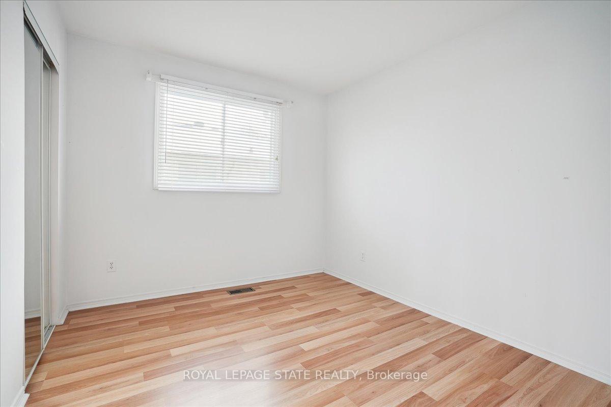 Photo 56 of 77 Cranbrook Drive, Hamilton, Gilkson — HOMEH