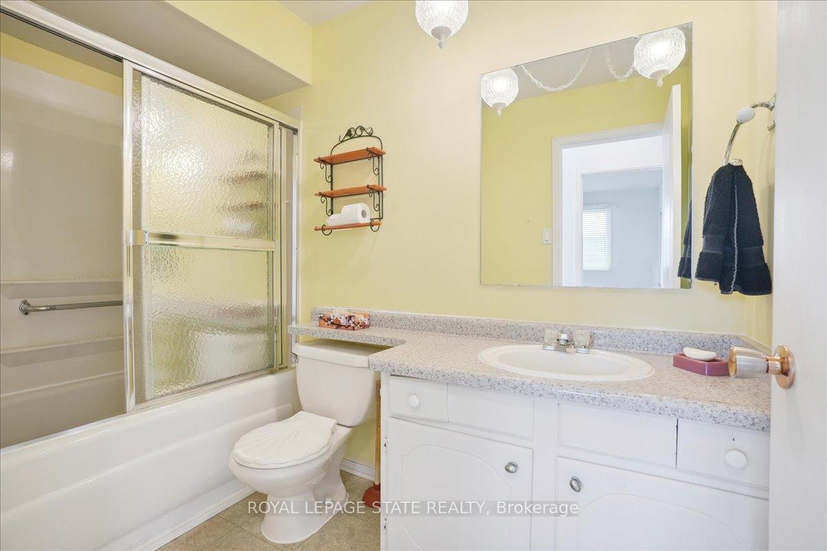 Photo 58 of 77 Cranbrook Drive, Hamilton, Gilkson — HOMEH