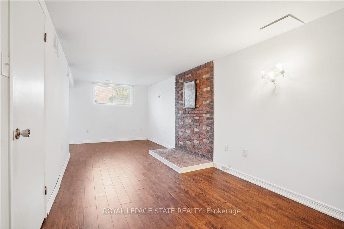 Photo 59 of 77 Cranbrook Drive, Hamilton, Gilkson — HOMEH