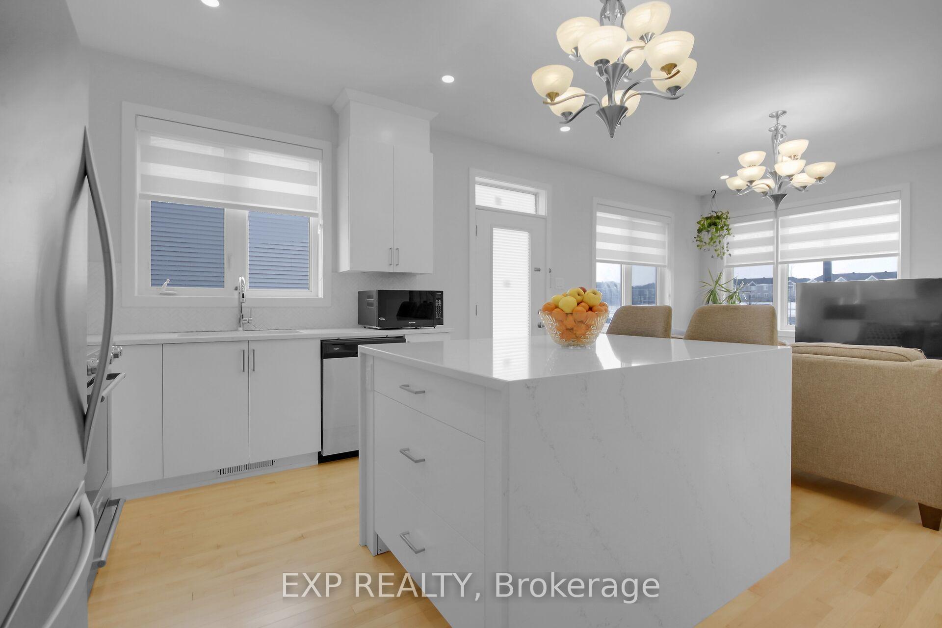 Photo 7 of 2021 Elevation Road, Ottawa, Barrhaven - Half Moon Bay — HOMEH