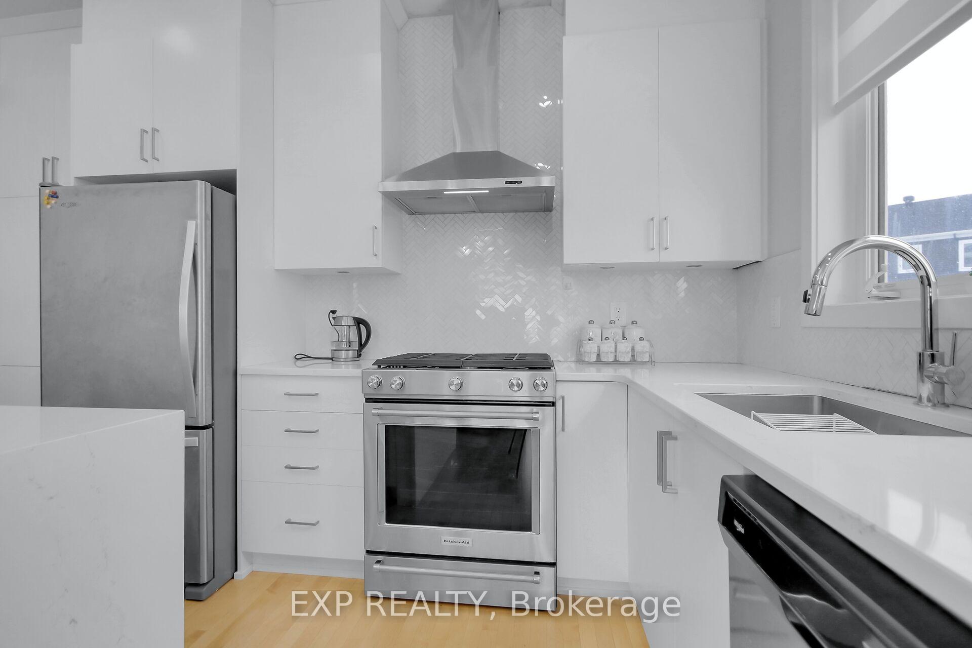 Photo 8 of 2021 Elevation Road, Ottawa, Barrhaven - Half Moon Bay — HOMEH