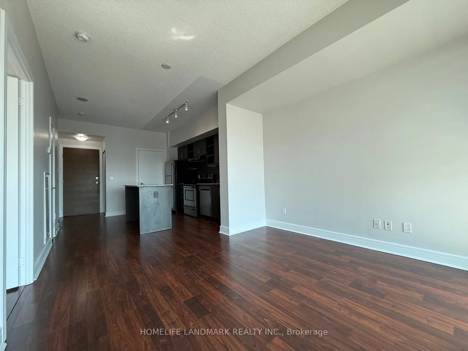 Photo 5 of Unit 827, 35 Brian Peck Crescent, Toronto, Thorncliffe Park — HOMEH