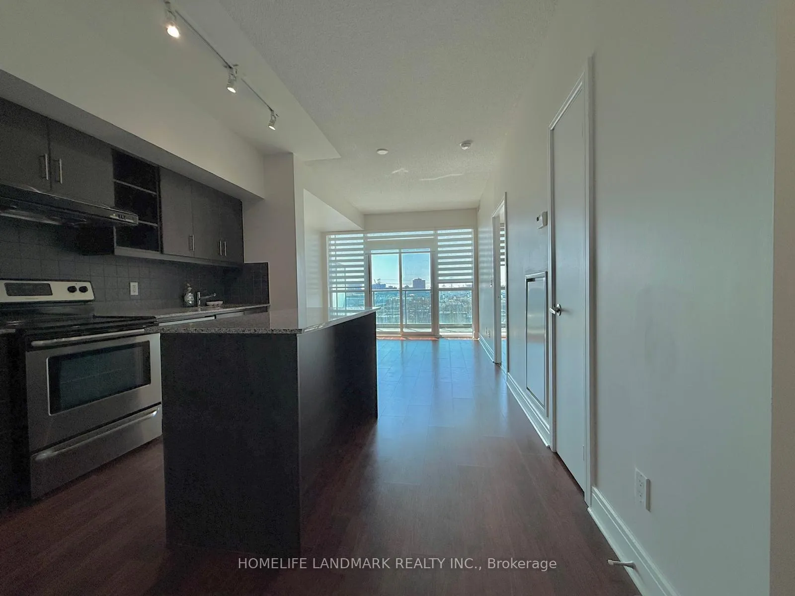 Photo 6 of Unit 827, 35 Brian Peck Crescent, Toronto, Thorncliffe Park — HOMEH