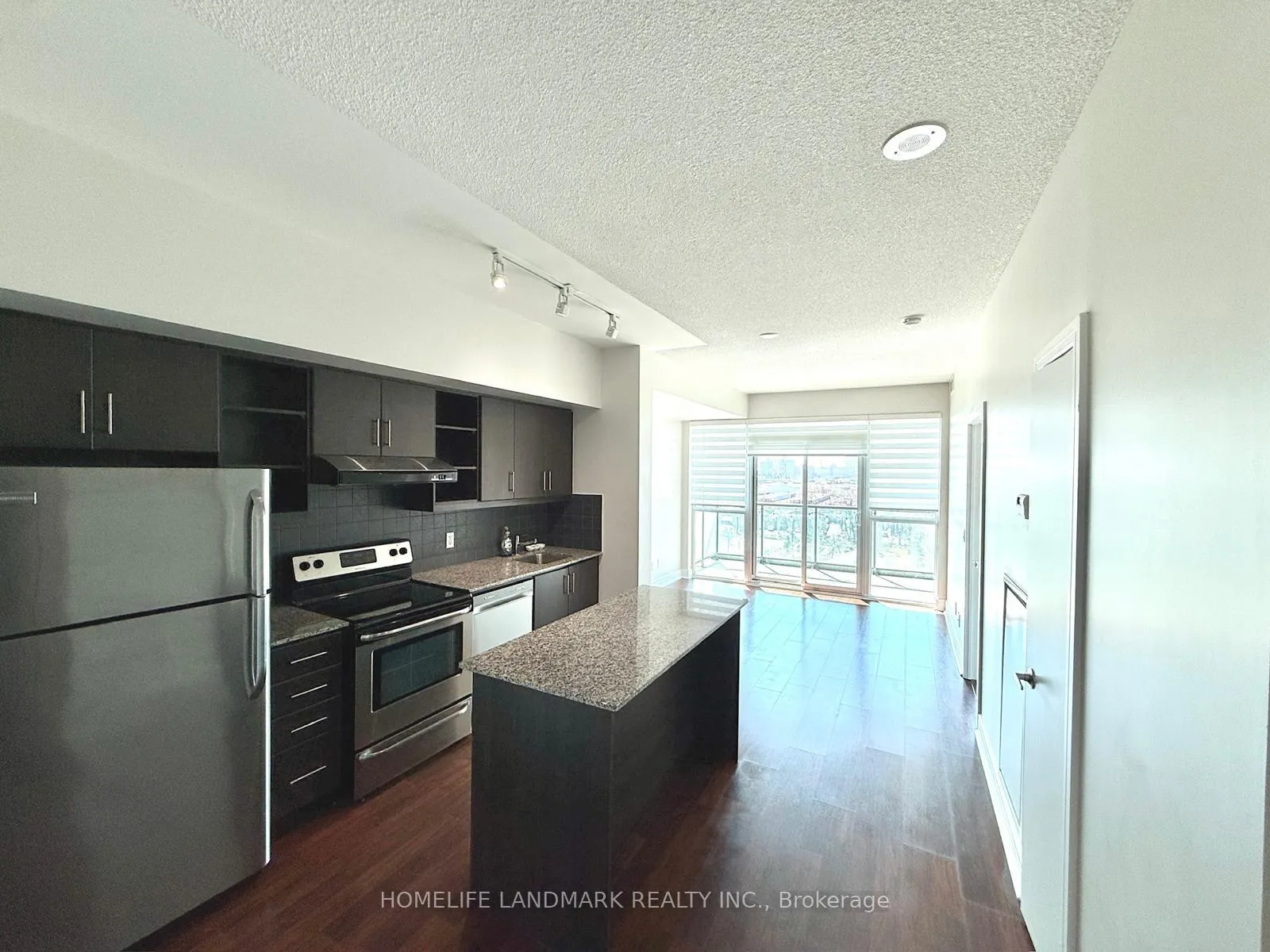 Photo 8 of Unit 827, 35 Brian Peck Crescent, Toronto, Thorncliffe Park — HOMEH