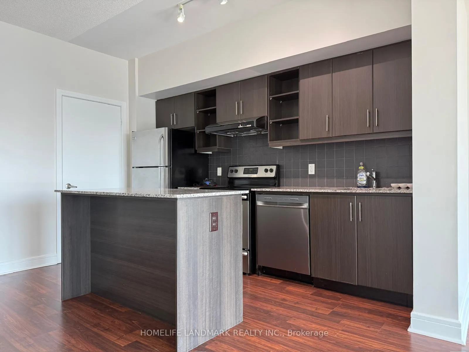 Photo 9 of Unit 827, 35 Brian Peck Crescent, Toronto, Thorncliffe Park — HOMEH