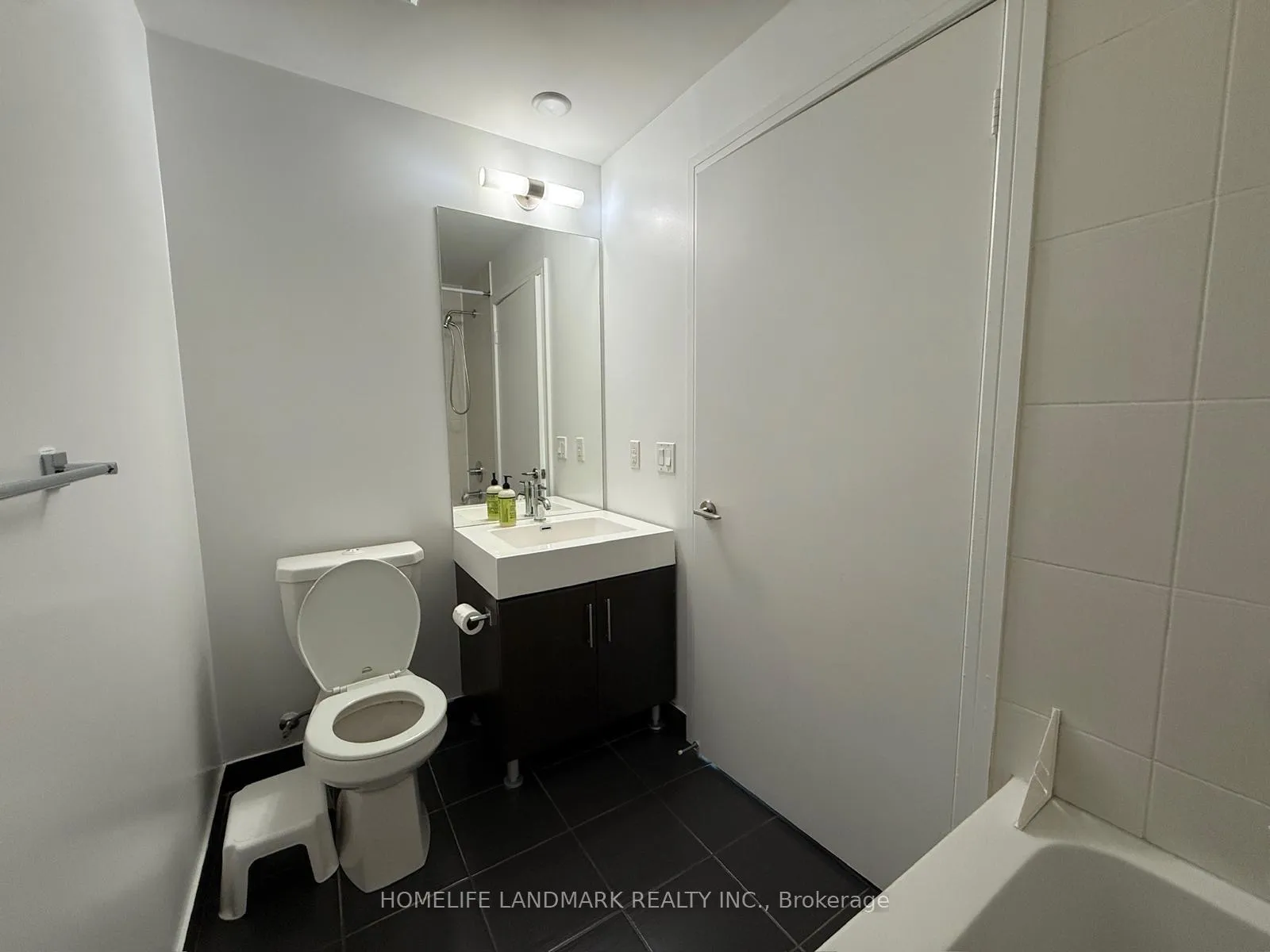 Photo 14 of Unit 827, 35 Brian Peck Crescent, Toronto, Thorncliffe Park — HOMEH