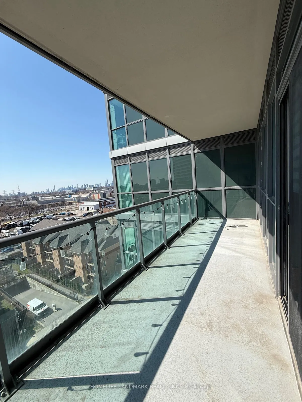 Photo 17 of Unit 827, 35 Brian Peck Crescent, Toronto, Thorncliffe Park — HOMEH