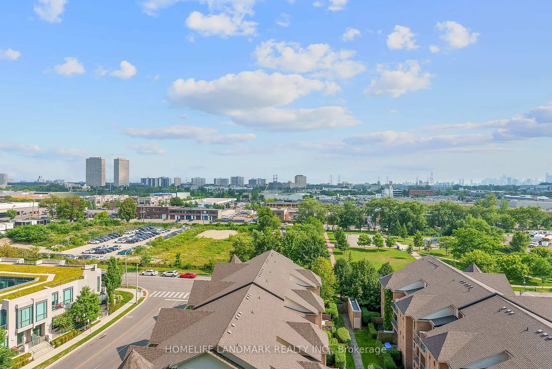 Photo 24 of Unit 827, 35 Brian Peck Crescent, Toronto, Thorncliffe Park — HOMEH