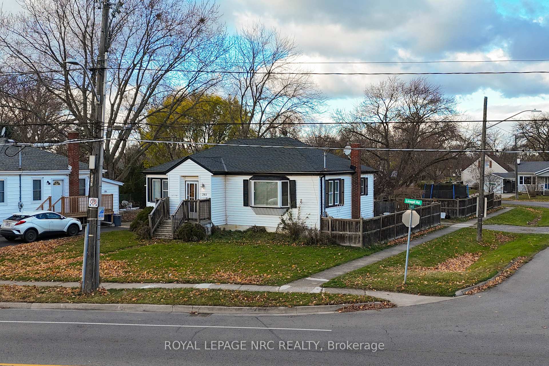 Photo 2 of 293 Linwell Road, St. Catharines, Vine/Linwell — HOMEH
