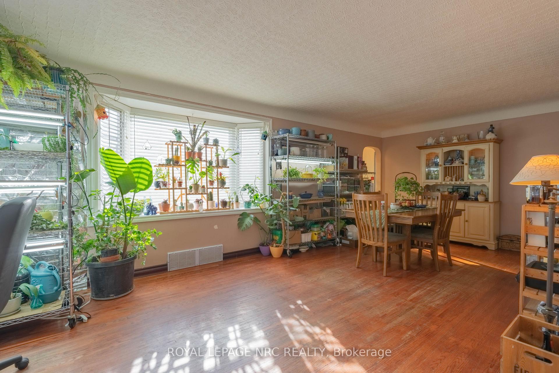 Photo 6 of 293 Linwell Road, St. Catharines, Vine/Linwell — HOMEH