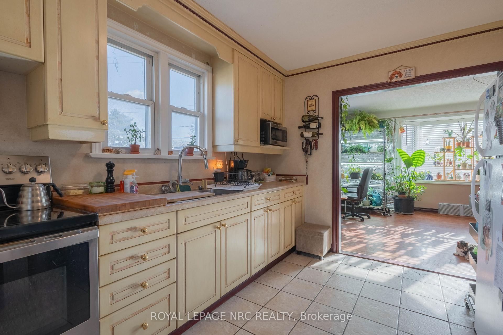 Photo 9 of 293 Linwell Road, St. Catharines, Vine/Linwell — HOMEH