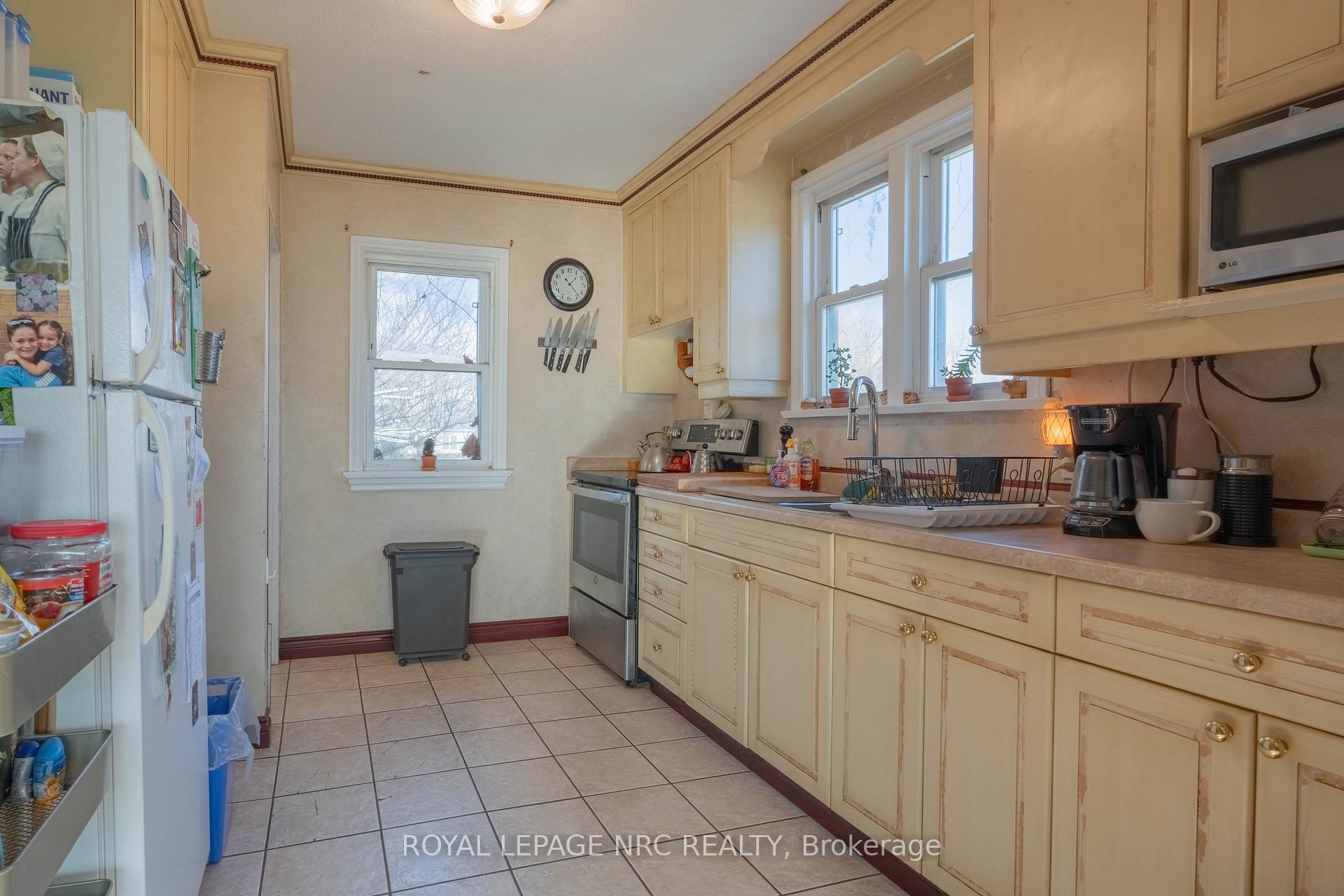 Photo 10 of 293 Linwell Road, St. Catharines, Vine/Linwell — HOMEH
