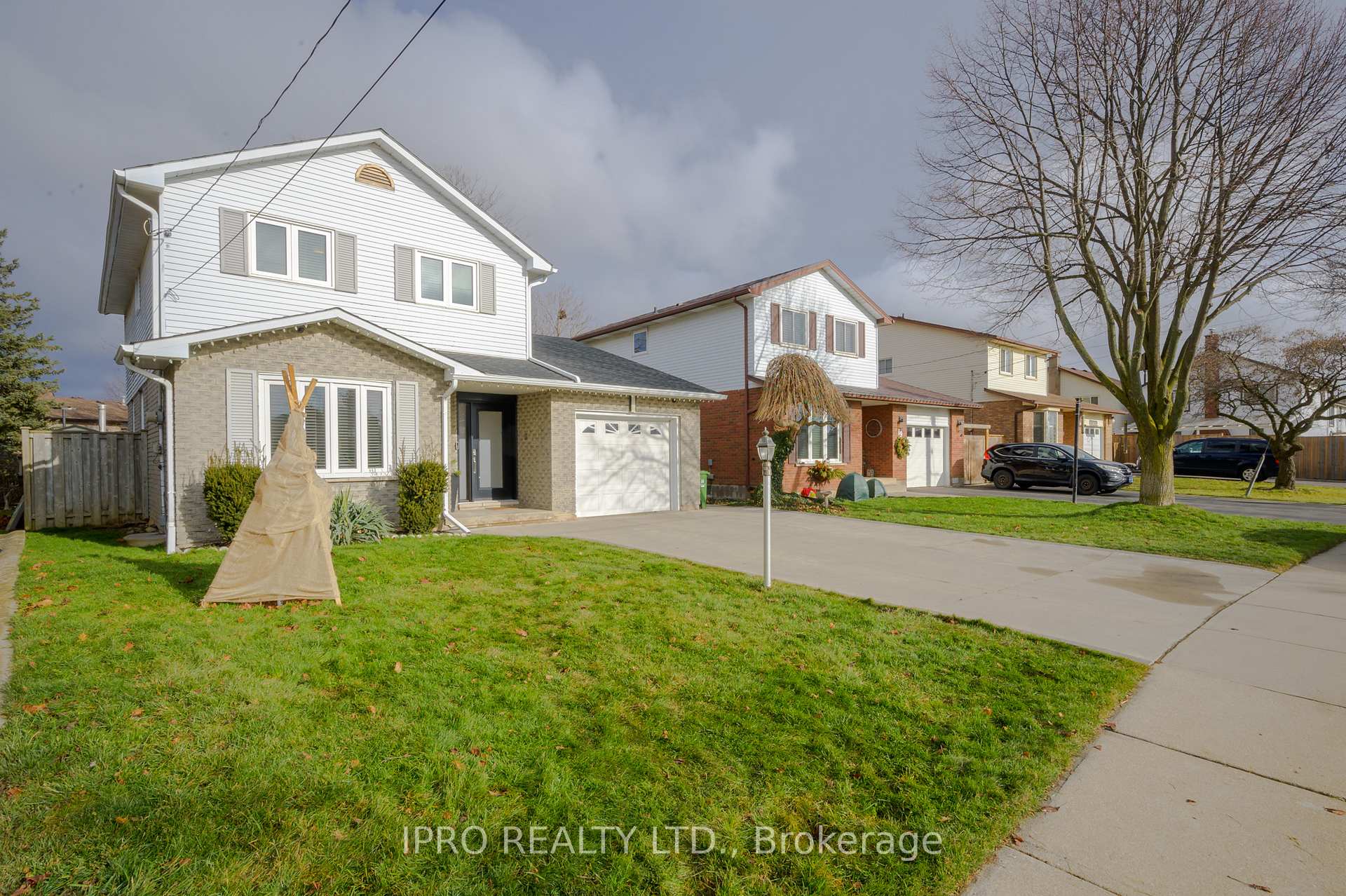 Photo 2 of 15 Elmbank Street S, Hamilton, Eleanor — HOMEH