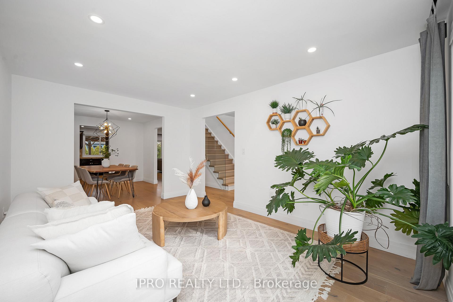 Photo 9 of 15 Elmbank Street S, Hamilton, Eleanor — HOMEH