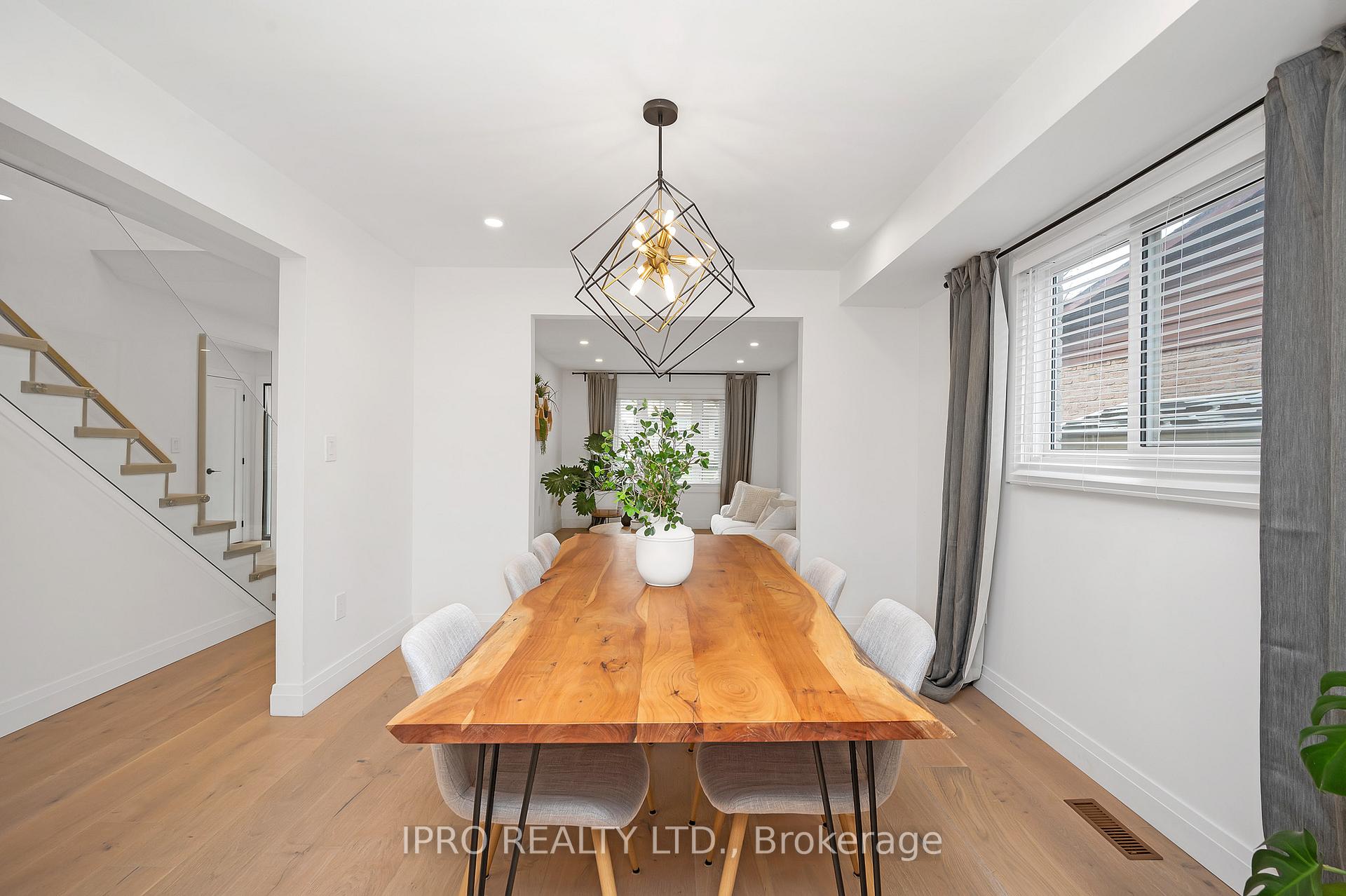 Photo 11 of 15 Elmbank Street S, Hamilton, Eleanor — HOMEH