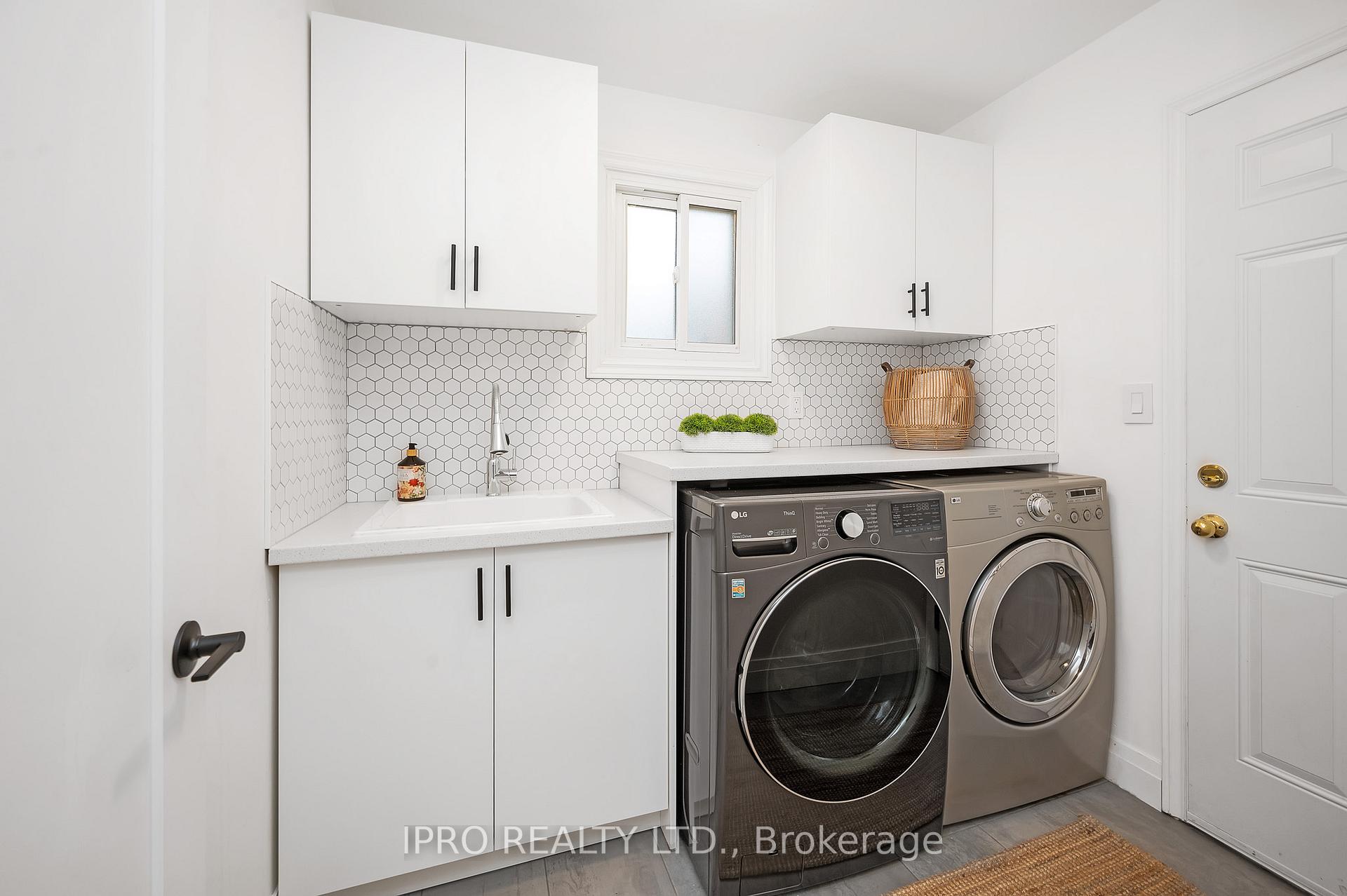 Photo 18 of 15 Elmbank Street S, Hamilton, Eleanor — HOMEH
