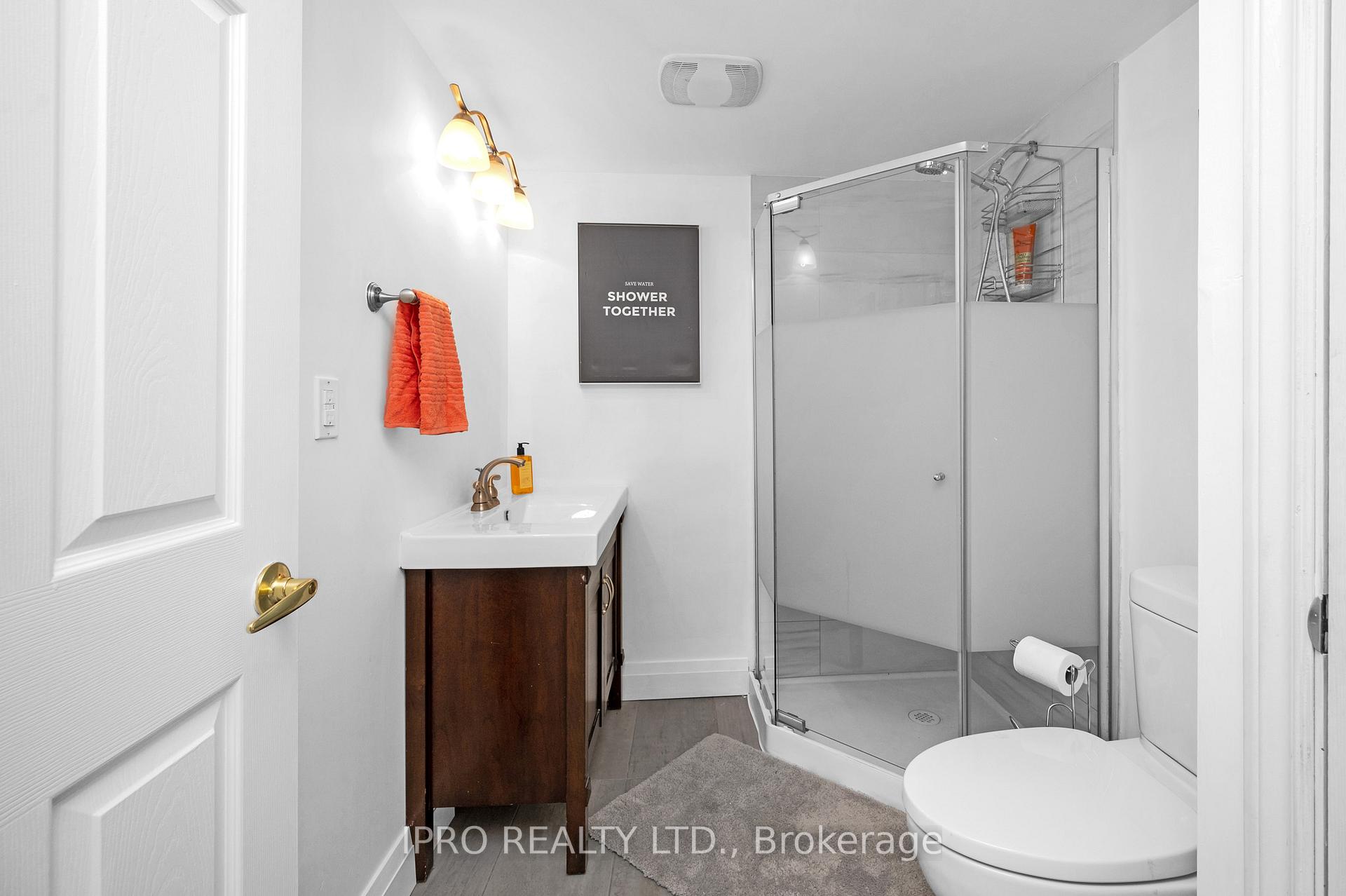 Photo 35 of 15 Elmbank Street S, Hamilton, Eleanor — HOMEH