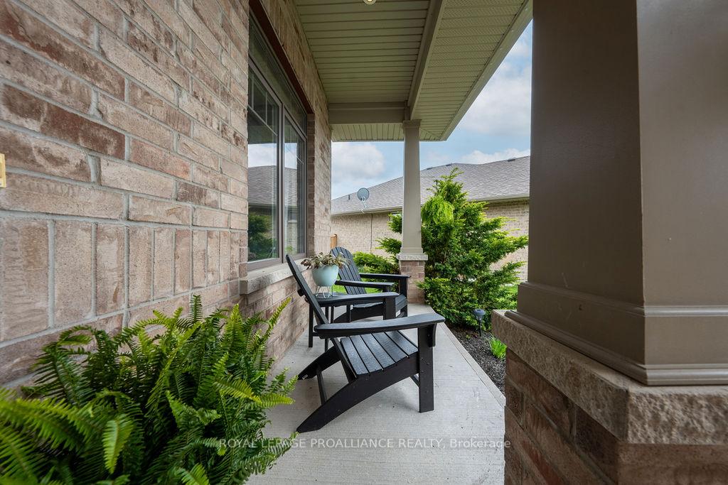 Photo 7 of 33 Butternut Court, Belleville, Belleville Ward — HOMEH