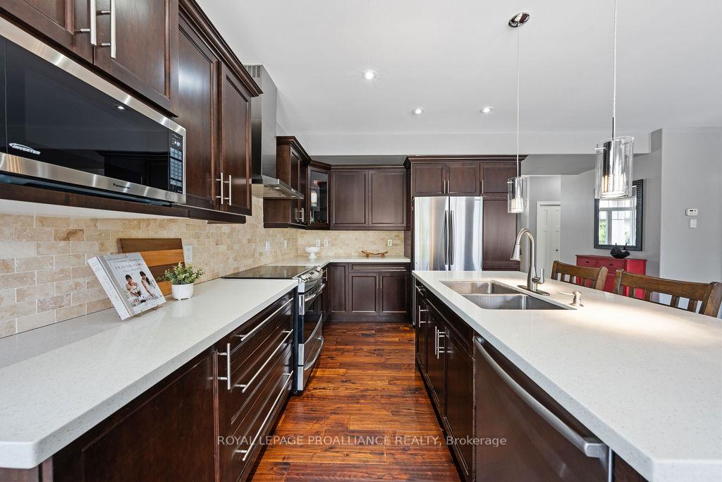 Photo 13 of 33 Butternut Court, Belleville, Belleville Ward — HOMEH