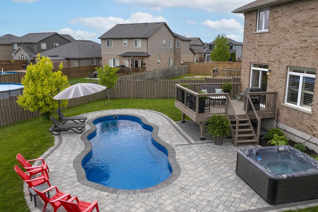 Photo 18 of 33 Butternut Court, Belleville, Belleville Ward — HOMEH