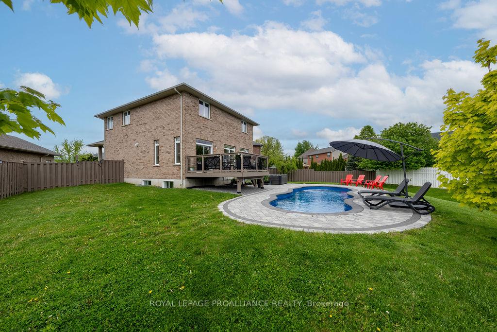 Photo 46 of 33 Butternut Court, Belleville, Belleville Ward — HOMEH