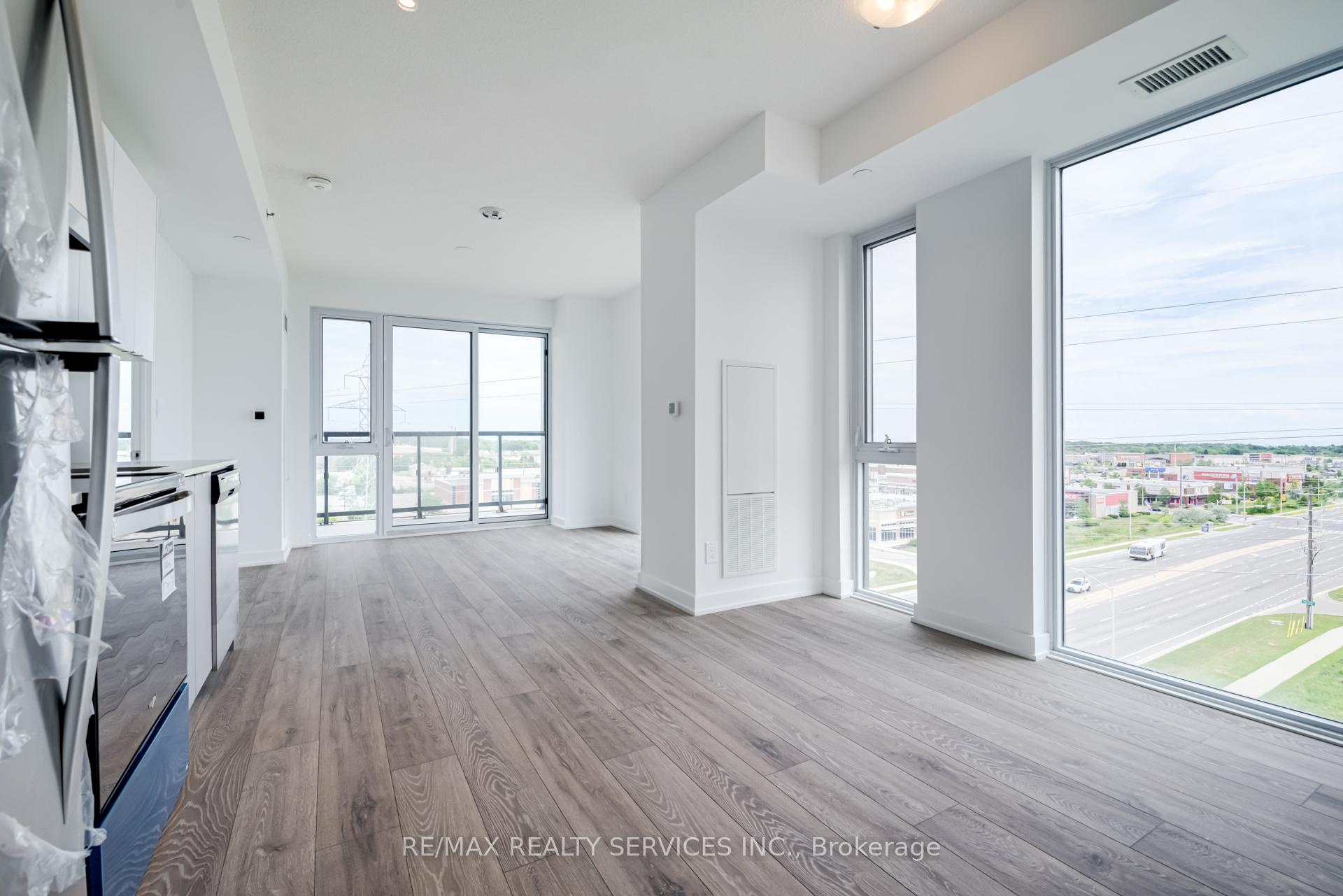 Photo 6 of Unit B813, 3200 Dakota Common, Burlington, Alton — HOMEH