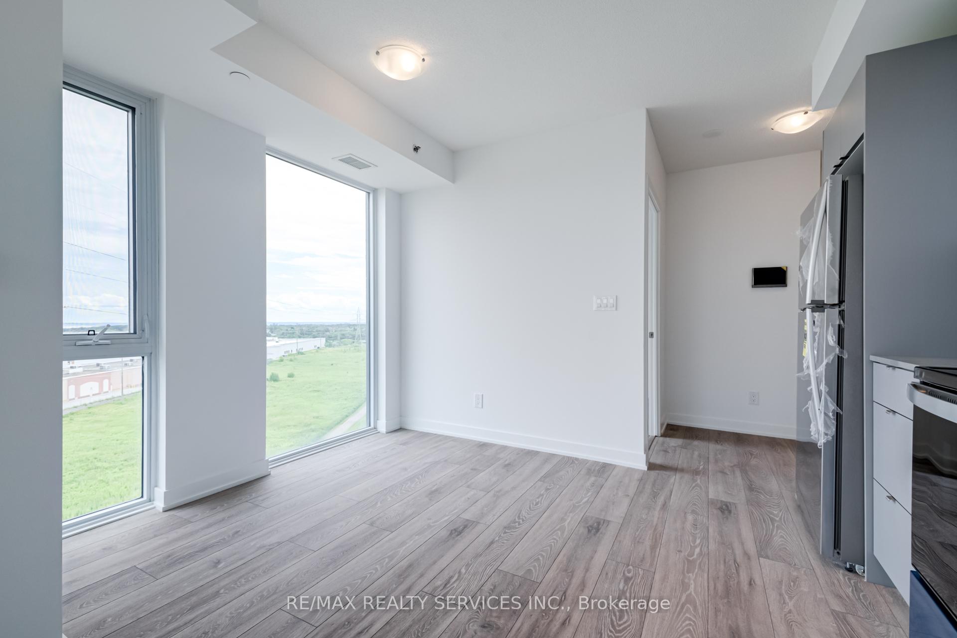 Photo 9 of Unit B813, 3200 Dakota Common, Burlington, Alton — HOMEH
