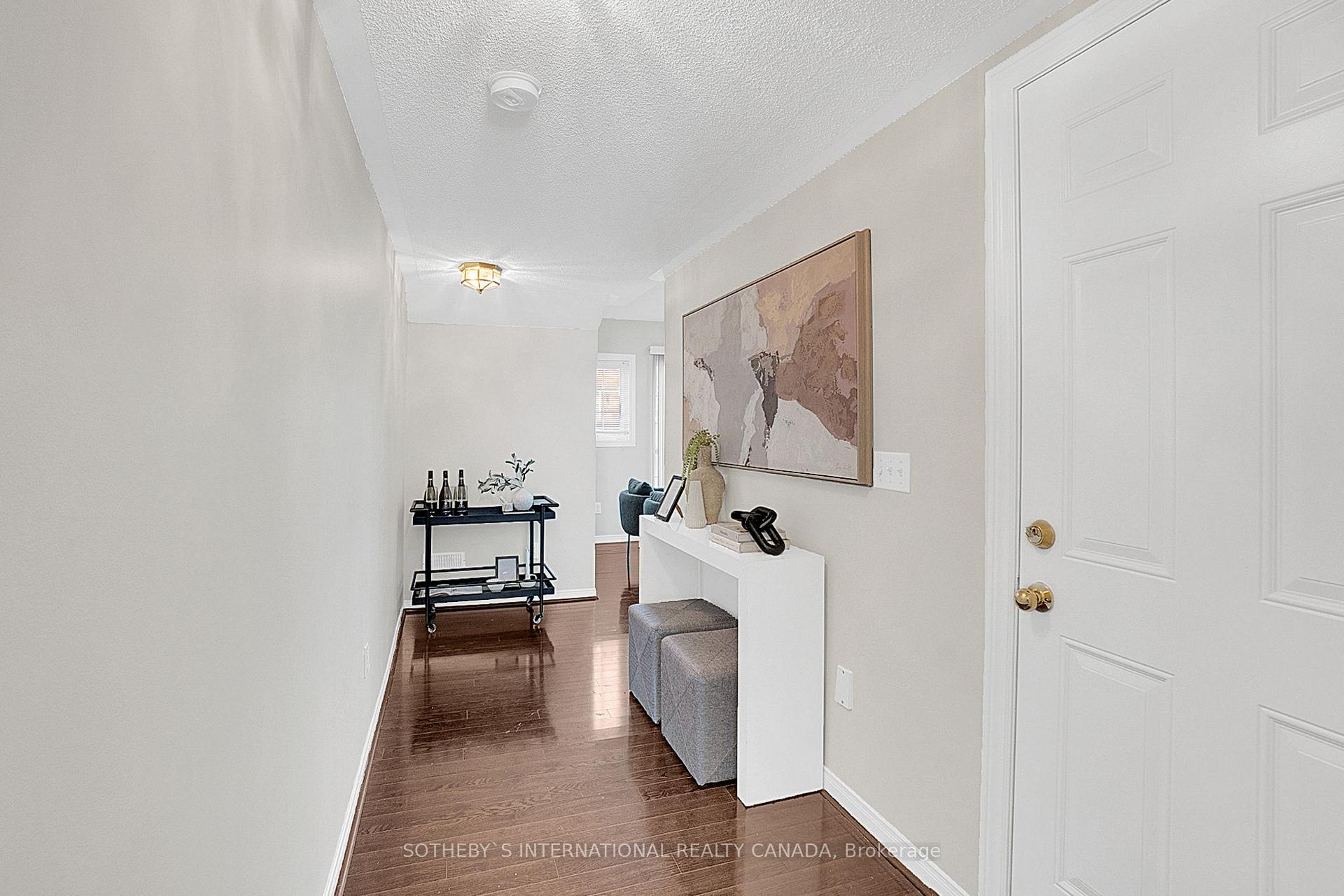 Photo 6 of 7 Gemstone Lane, Brampton, Downtown Brampton — HOMEH