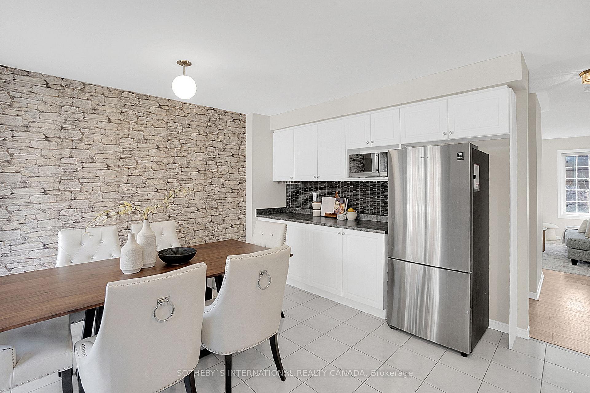 Photo 11 of 7 Gemstone Lane, Brampton, Downtown Brampton — HOMEH