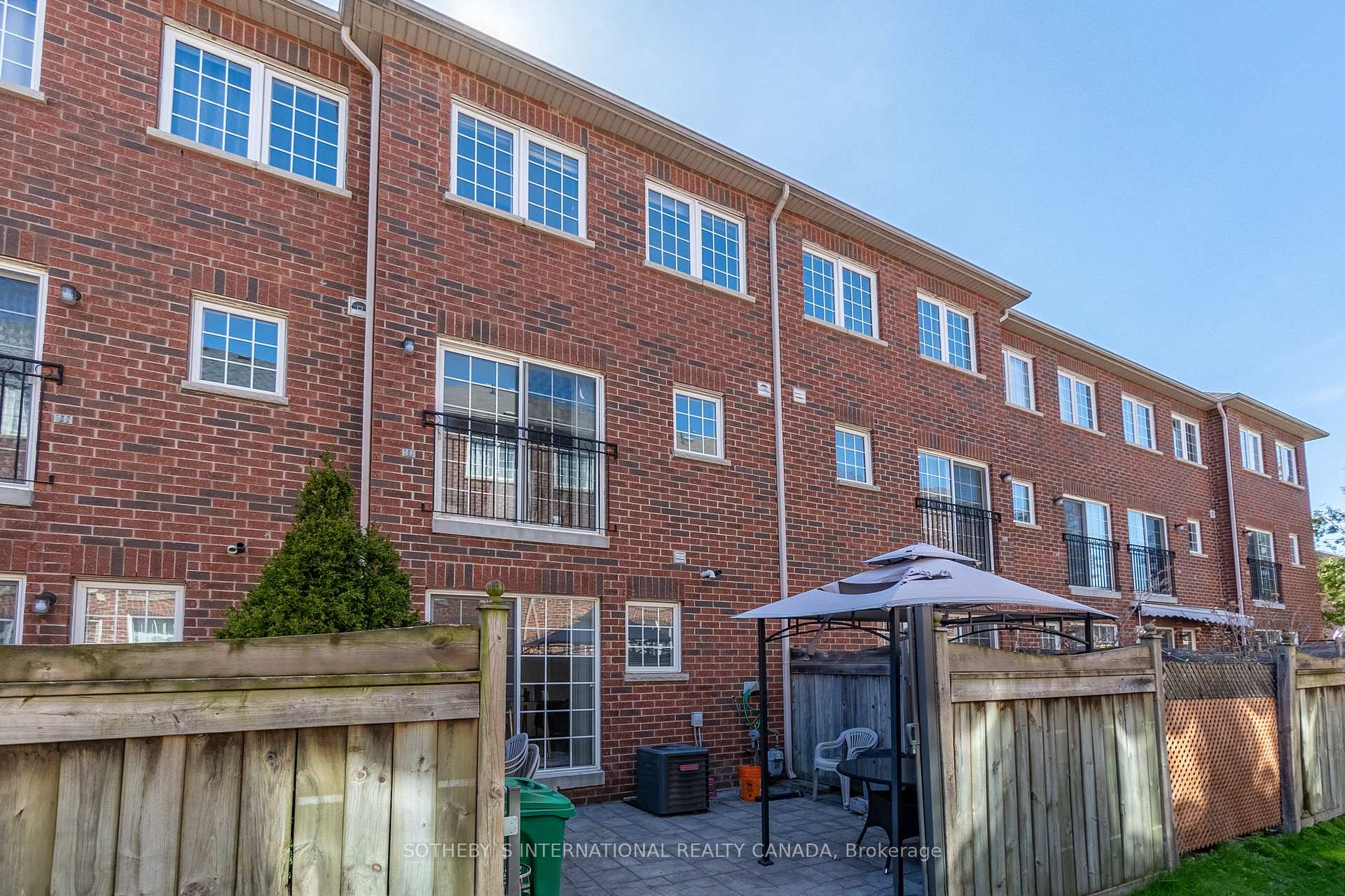 Photo 23 of 7 Gemstone Lane, Brampton, Downtown Brampton — HOMEH