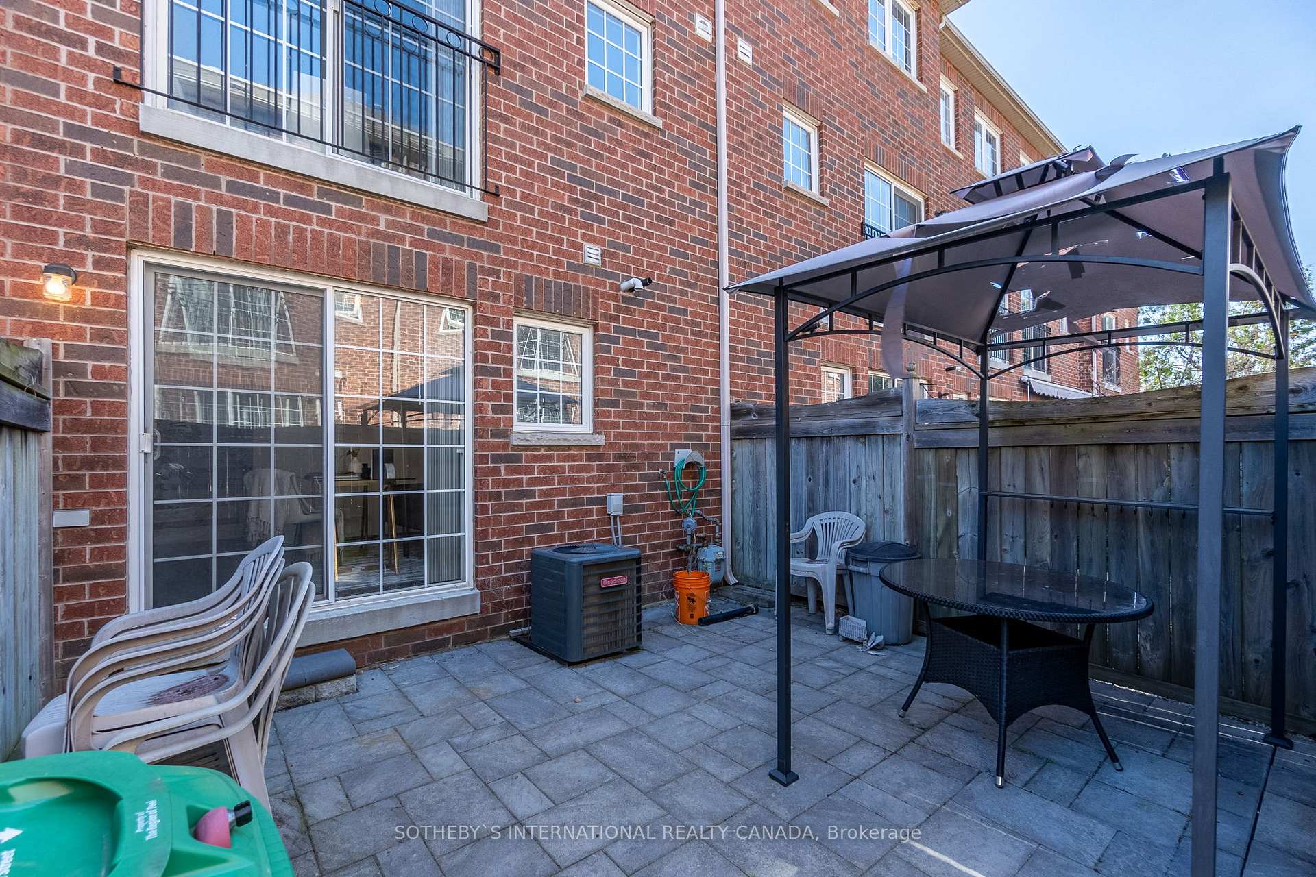 Photo 24 of 7 Gemstone Lane, Brampton, Downtown Brampton — HOMEH