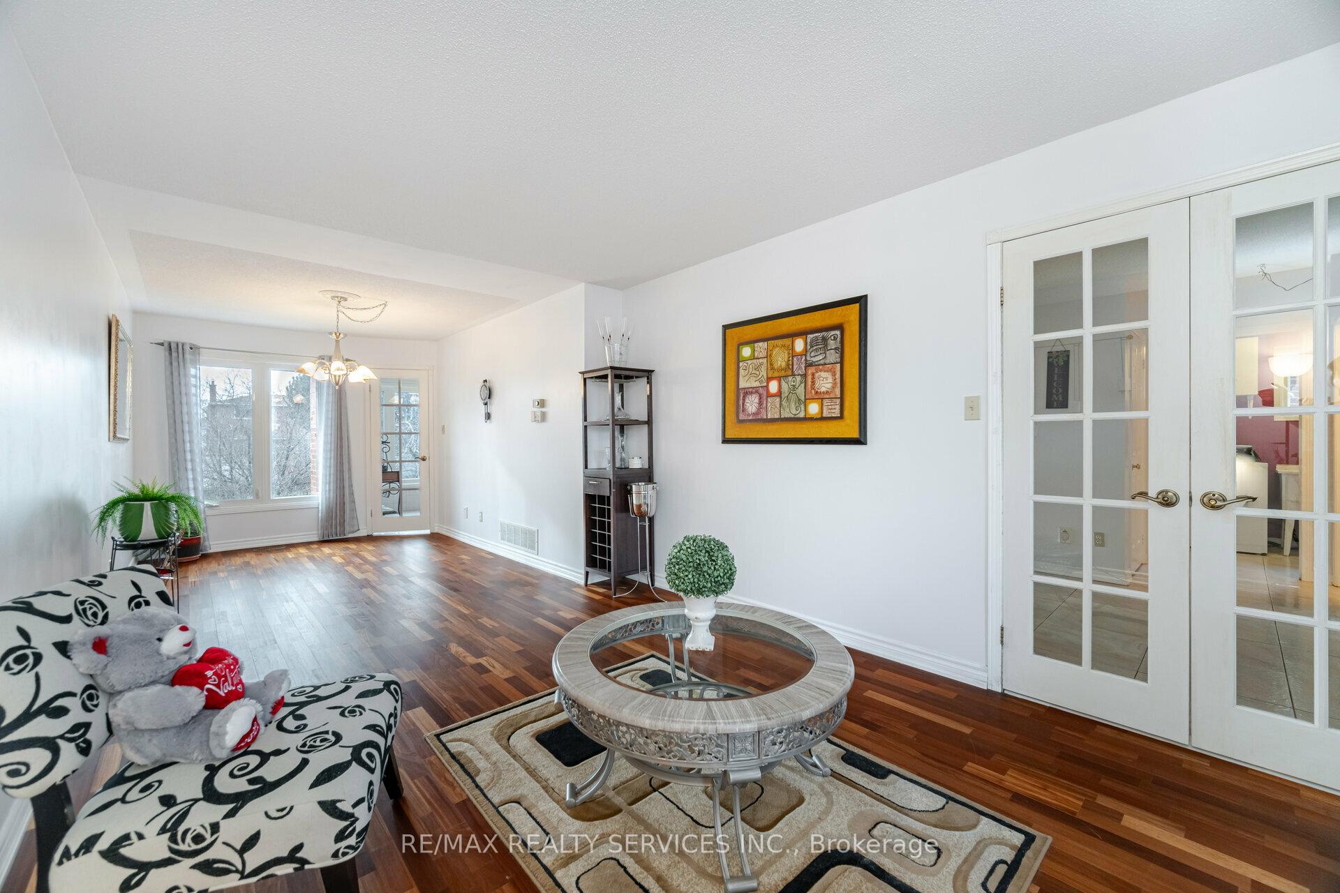 Photo 7 of 140 Lord Simcoe Drive W, Brampton, Westgate — HOMEH