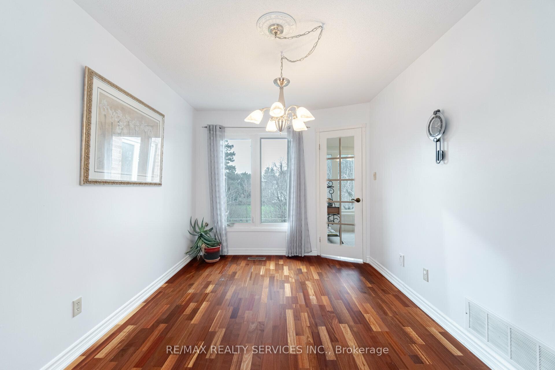 Photo 8 of 140 Lord Simcoe Drive W, Brampton, Westgate — HOMEH
