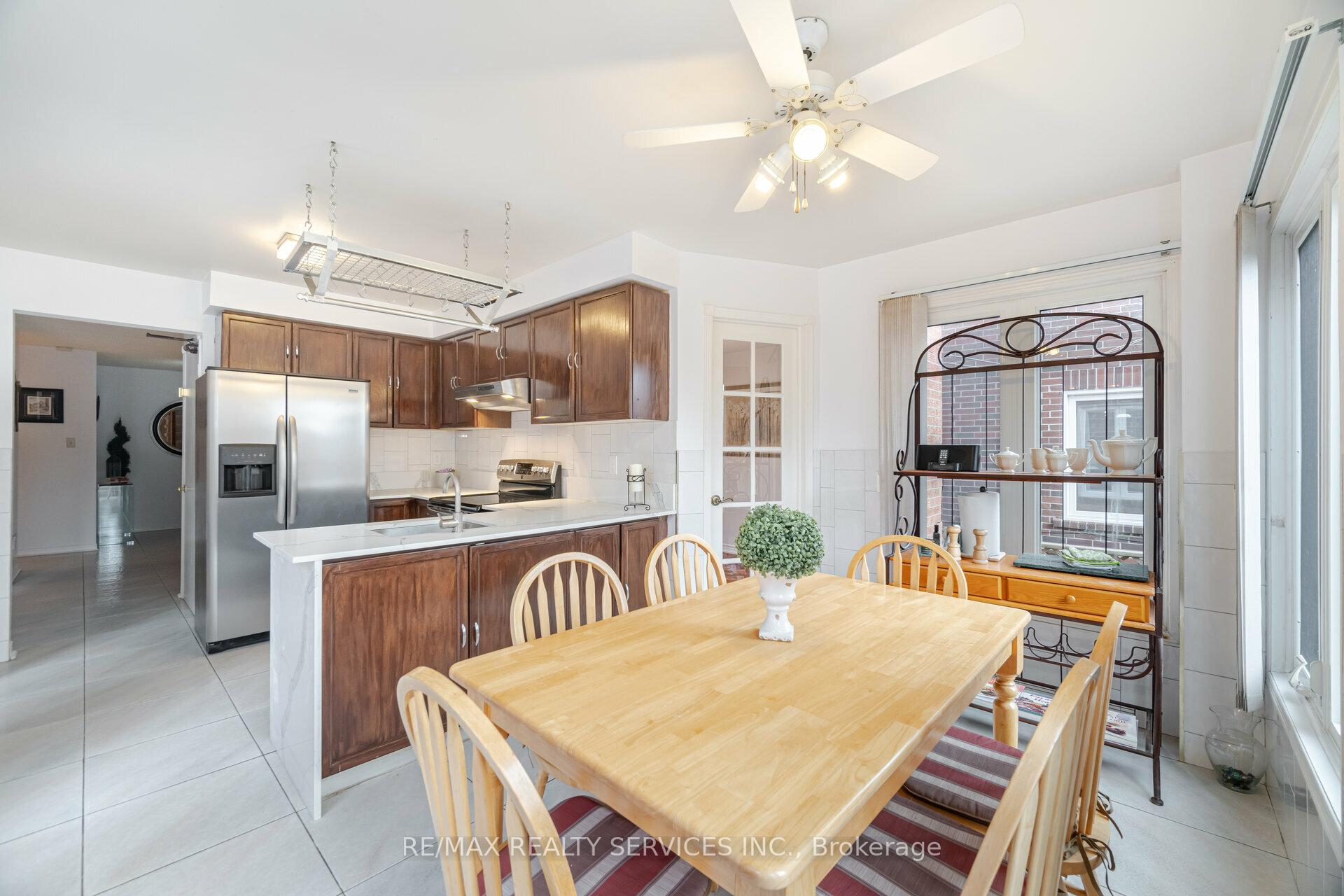 Photo 11 of 140 Lord Simcoe Drive W, Brampton, Westgate — HOMEH