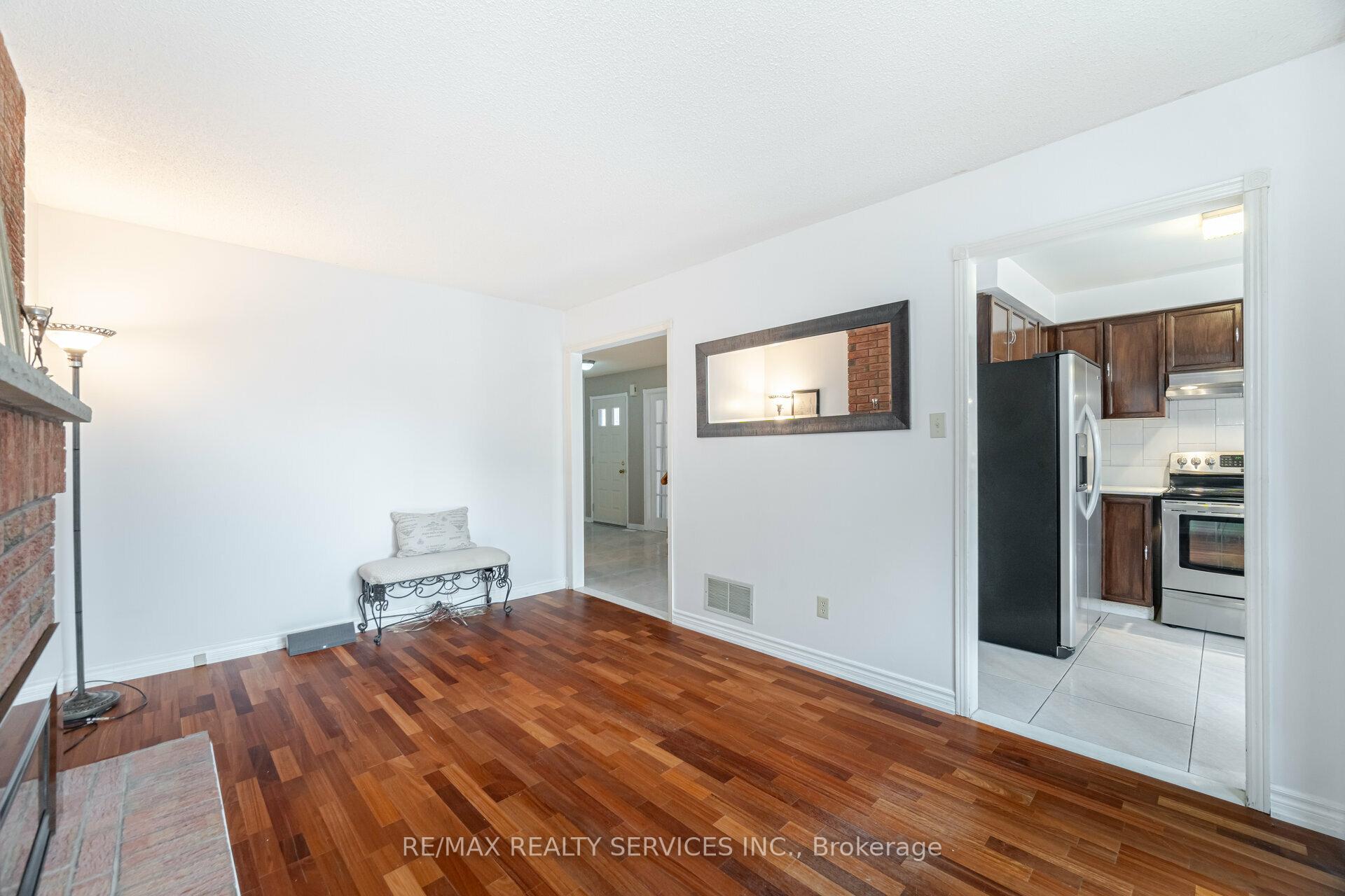 Photo 16 of 140 Lord Simcoe Drive W, Brampton, Westgate — HOMEH