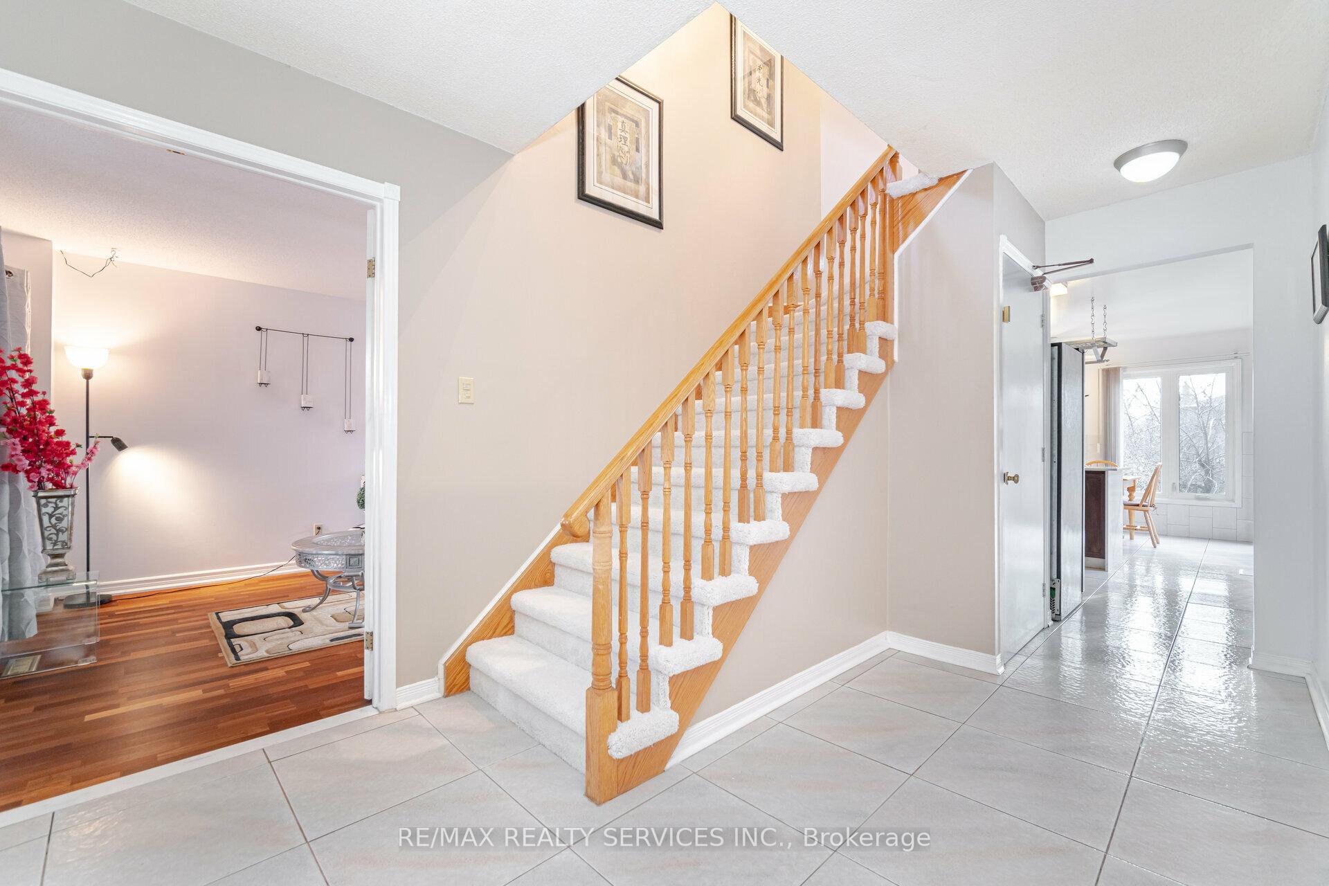 Photo 19 of 140 Lord Simcoe Drive W, Brampton, Westgate — HOMEH