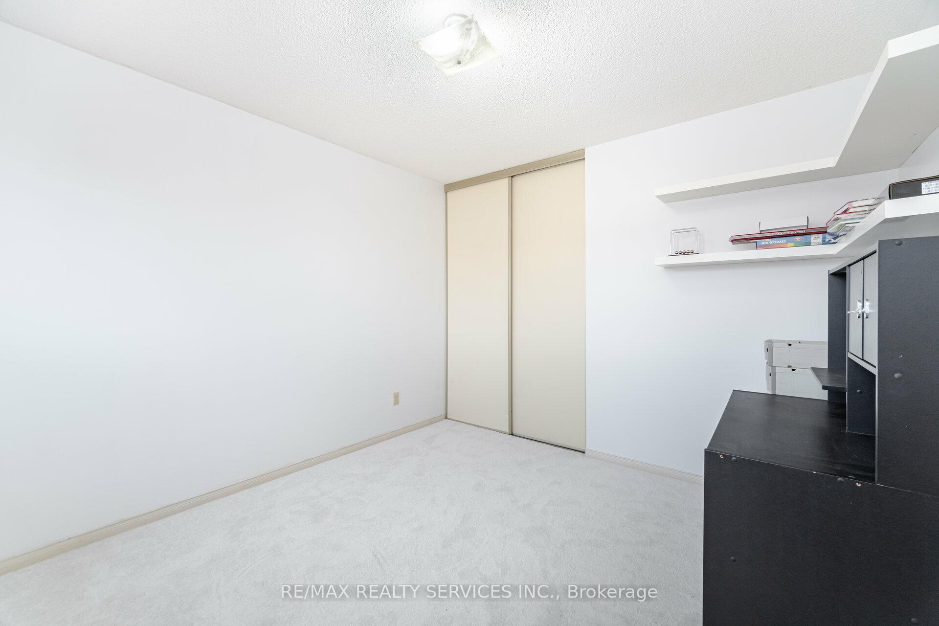 Photo 27 of 140 Lord Simcoe Drive W, Brampton, Westgate — HOMEH