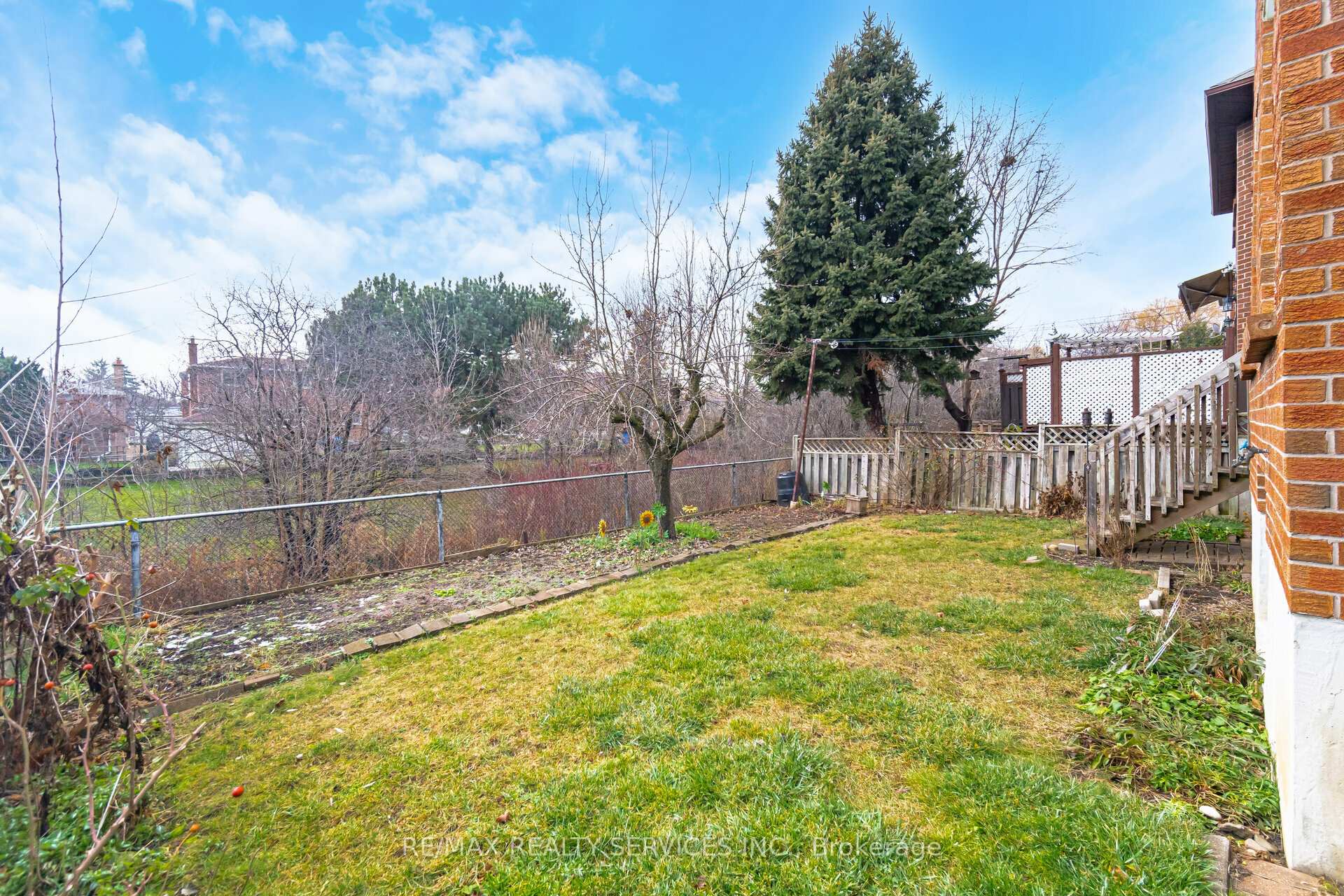 Photo 40 of 140 Lord Simcoe Drive W, Brampton, Westgate — HOMEH