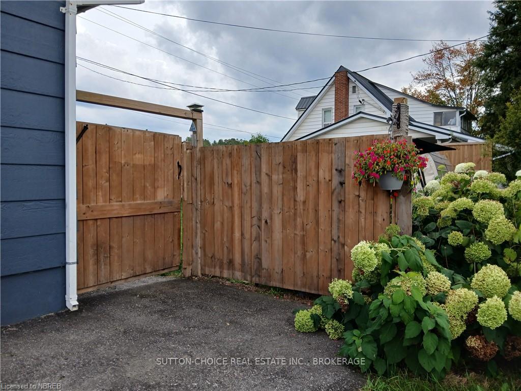Photo 2 of 910 John Street, Mattawa — HOMEH