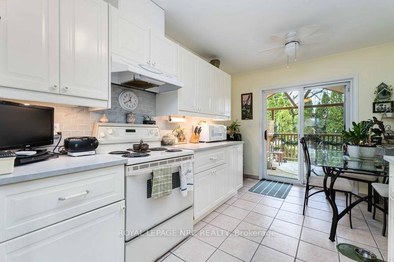 Photo 13 of 26A Durham Drive E, St. Catharines, Port Weller — HOMEH