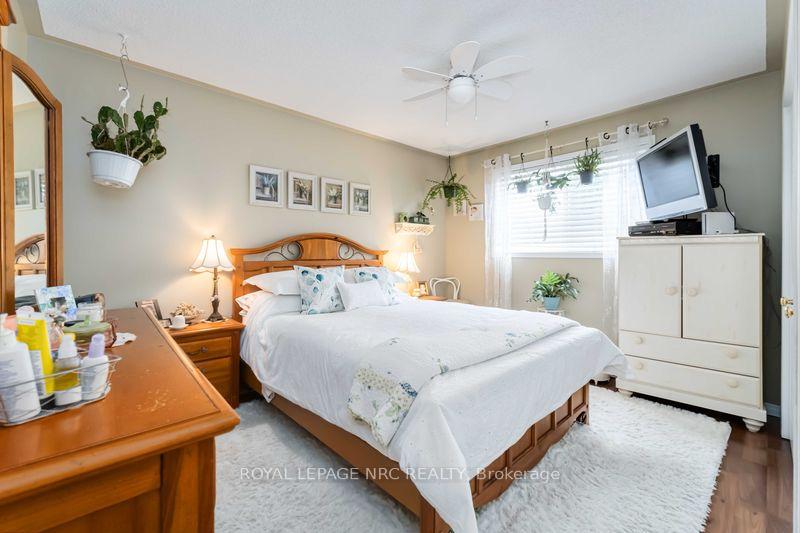 Photo 16 of 26A Durham Drive E, St. Catharines, Port Weller — HOMEH