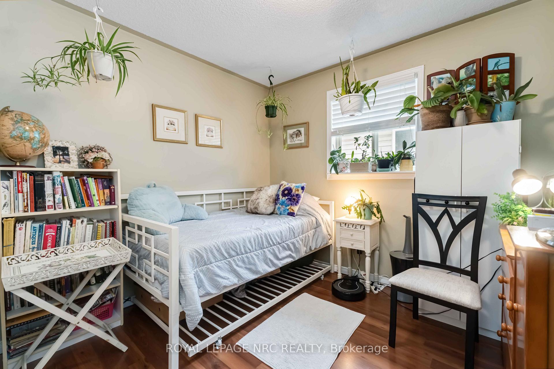 Photo 17 of 26A Durham Drive E, St. Catharines, Port Weller — HOMEH