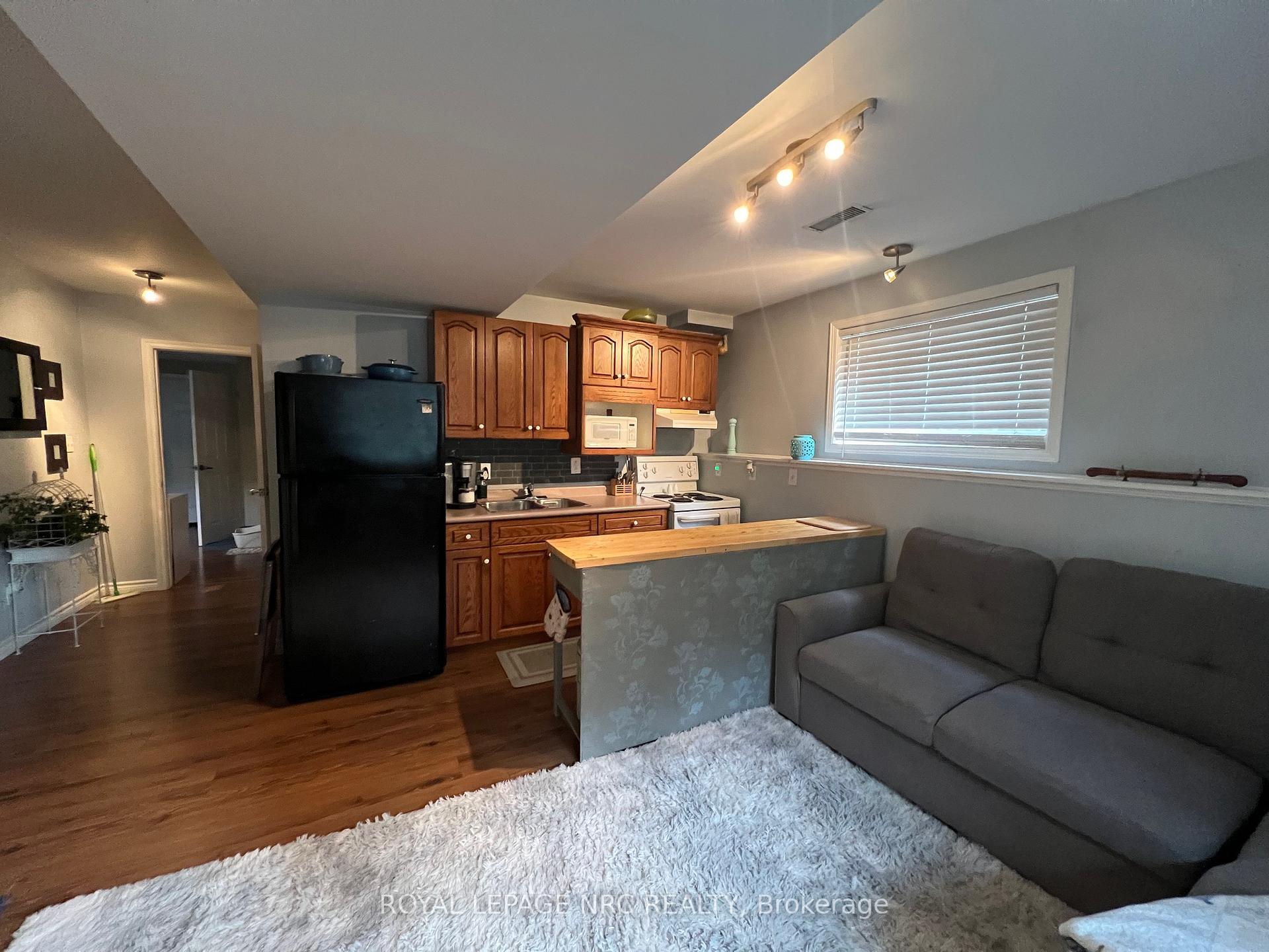 Photo 25 of 26A Durham Drive E, St. Catharines, Port Weller — HOMEH