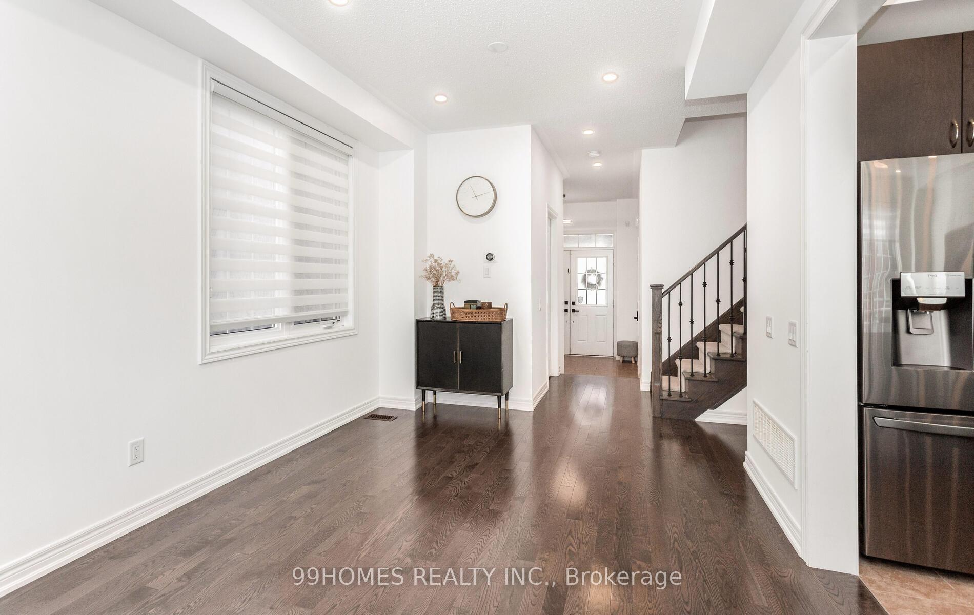 Photo 9 of 70 Sky Harbour Drive, Brampton, Bram West — HOMEH
