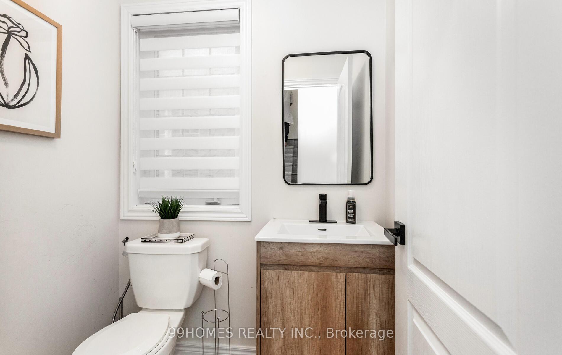Photo 14 of 70 Sky Harbour Drive, Brampton, Bram West — HOMEH