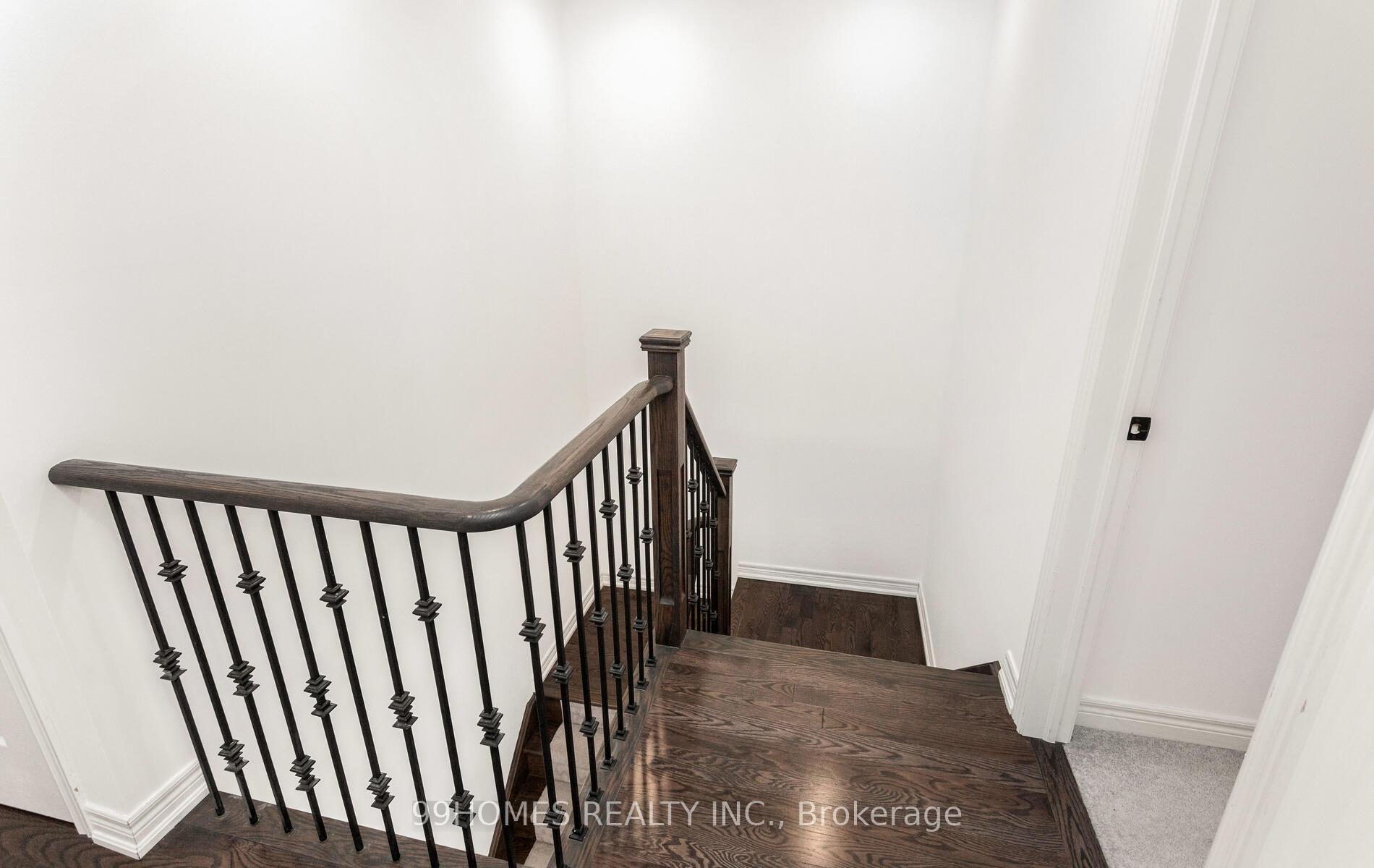 Photo 15 of 70 Sky Harbour Drive, Brampton, Bram West — HOMEH