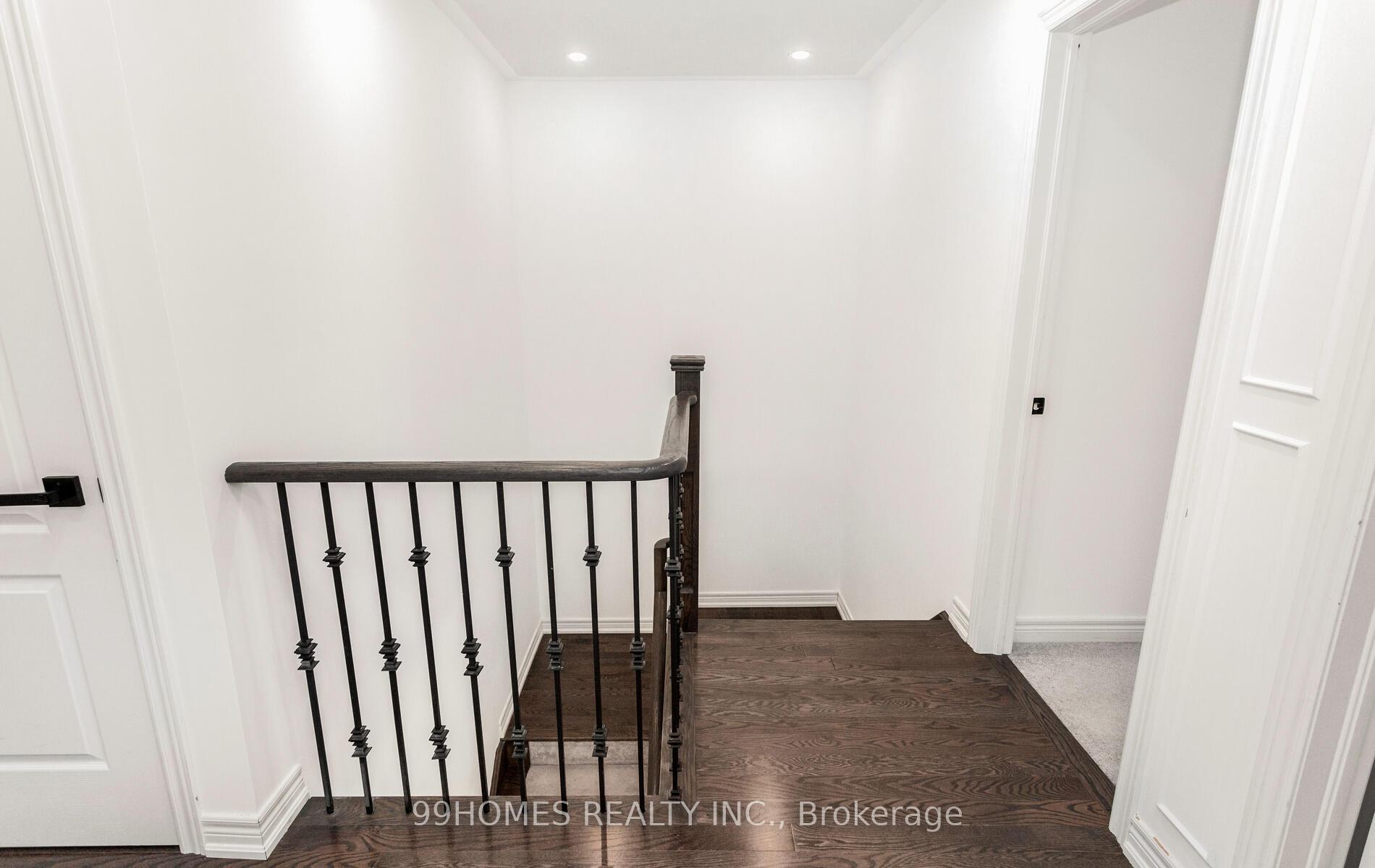 Photo 16 of 70 Sky Harbour Drive, Brampton, Bram West — HOMEH