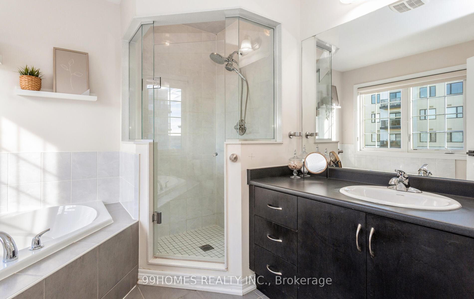 Photo 21 of 70 Sky Harbour Drive, Brampton, Bram West — HOMEH