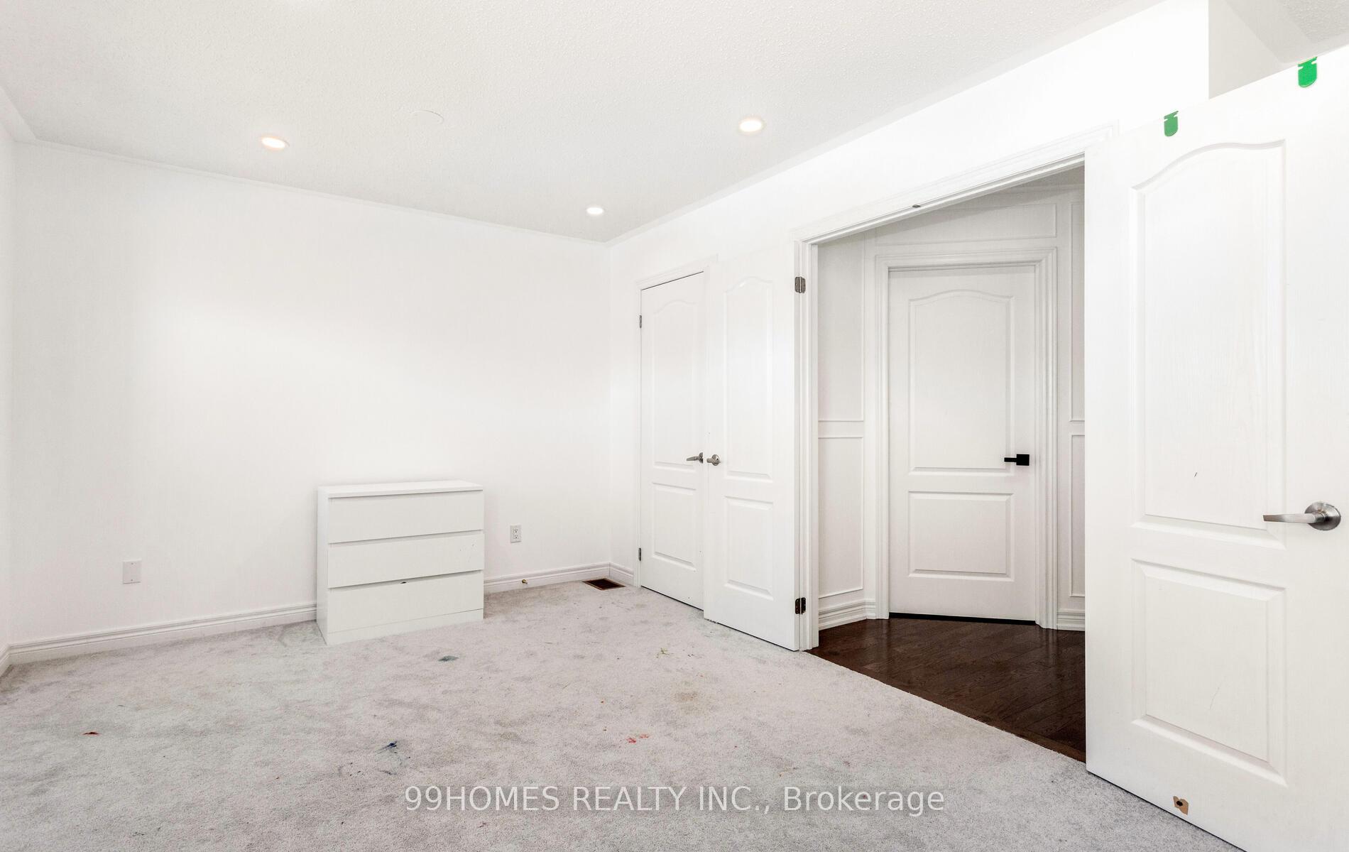 Photo 24 of 70 Sky Harbour Drive, Brampton, Bram West — HOMEH